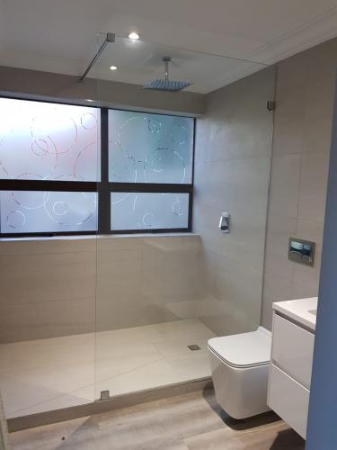 RENOVATION - COMPLETE SEPARATE FLAT 4